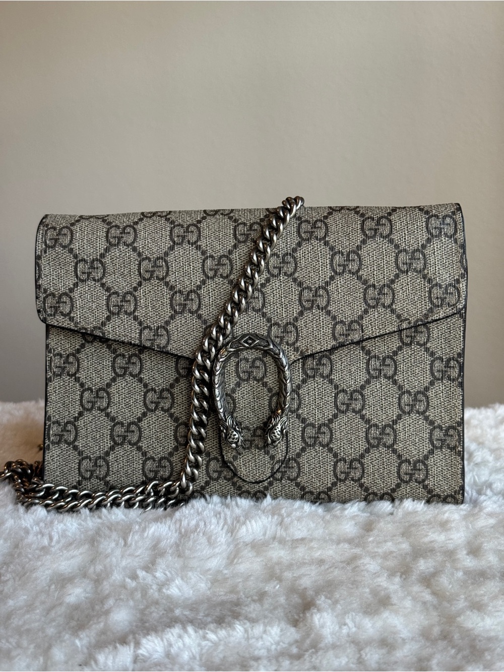 Gucci Beige GG Supreme Dionysus Crossbody Chain Bag